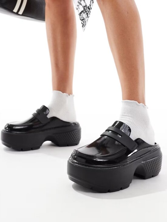 CROCS Shoes - Crocs Stomp Loafers in black, size Men’s 7 / Women’s 9.